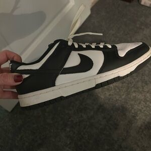 Nike panda dunks women size 6 1/2 men’s size 8.